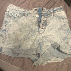 White high waisted shorts